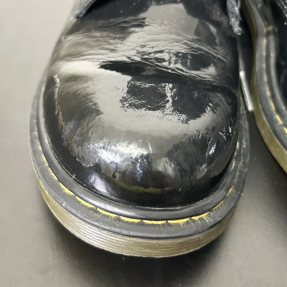 Dr. Martens Delaney Black Patent Leather Boots - Junior/Women's 6 (USL) Men's 5‎
